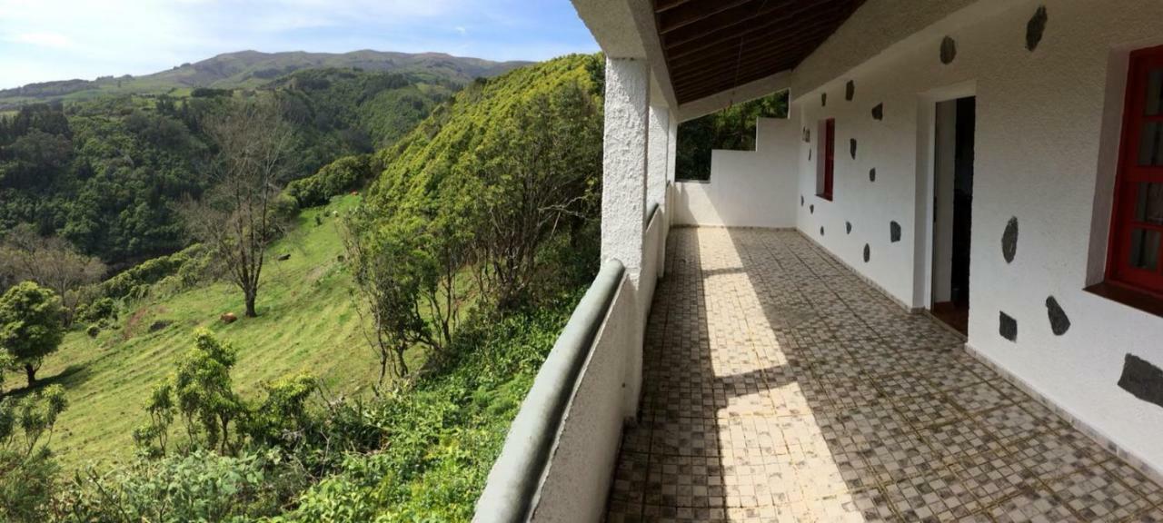 Гостевой дом Casa Do Pedro E Da Marina Lomba  Экстерьер фото